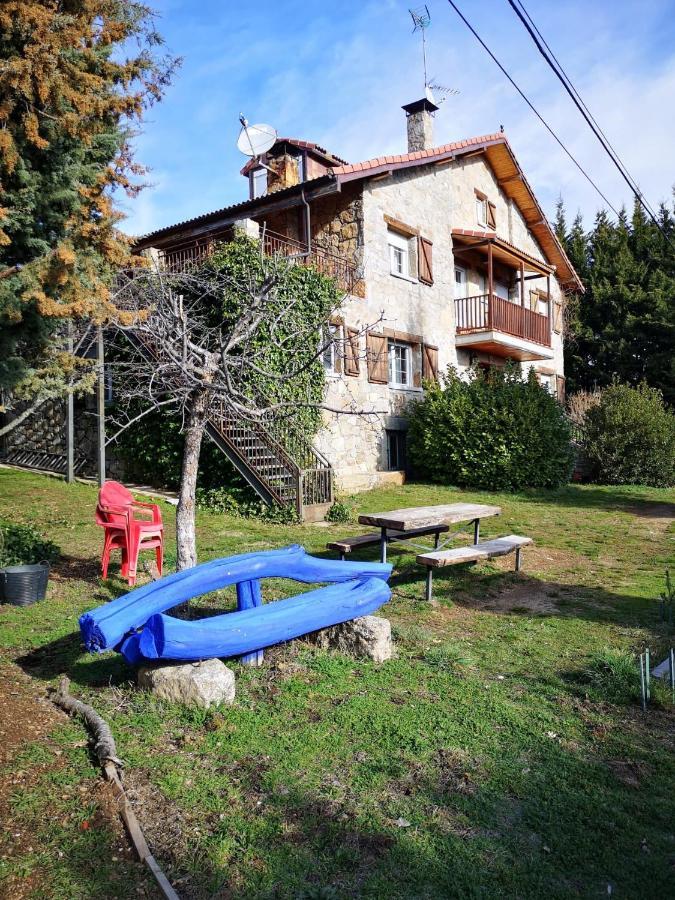 בית הארחה Hoyos del Collado 	La Casona De Collado מראה חיצוני תמונה